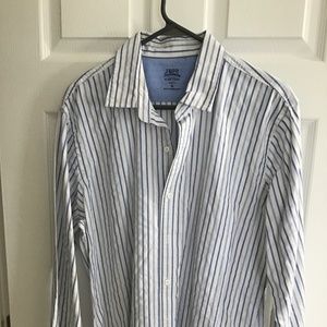 Izod Saltwater Long sleeve Button Down